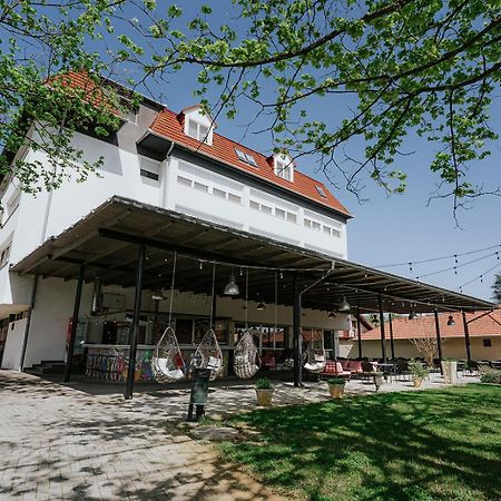 Aqua Hotel Gyula Exterior foto
